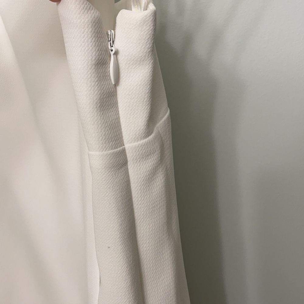 White BCBG Dress Size 4 - Picture 6 of 10